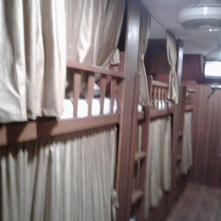 Classic Dormitory Mumbai Exteriör bild